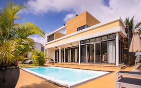 Villa Simone: Sunlit Beach Getaway W/ Pool + Wifi