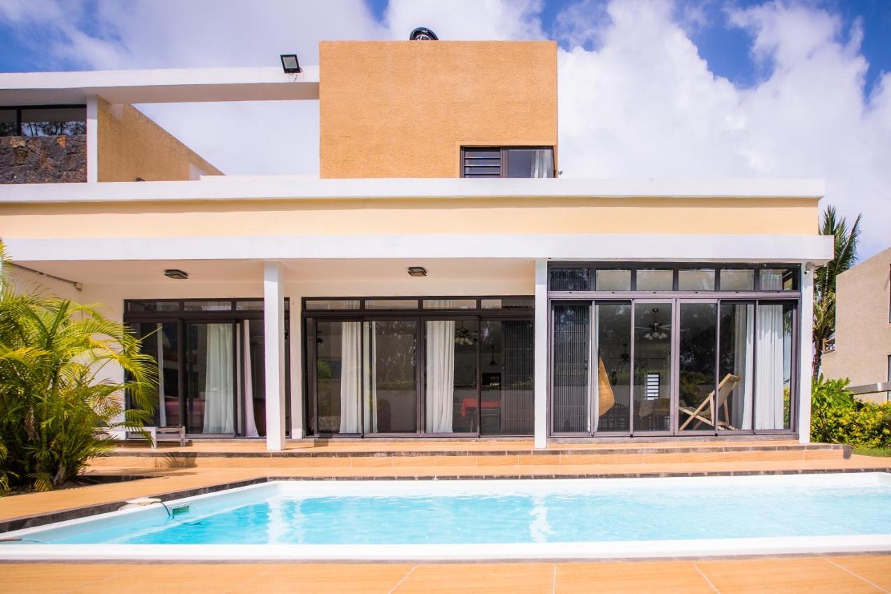 Villa Simone: Sunlit Beach Getaway W/ Pool + Wifi Belle Mare Exterior photo